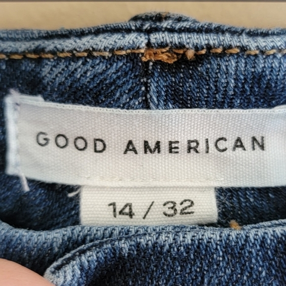 Good American | Good Legs Flare Jeans in Medium Wash Size 14/32 - Picture 4 of 6